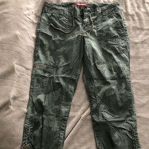 Union Bay Camo Cargo Capri